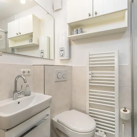 Nis Puk ヴェニングシュテット